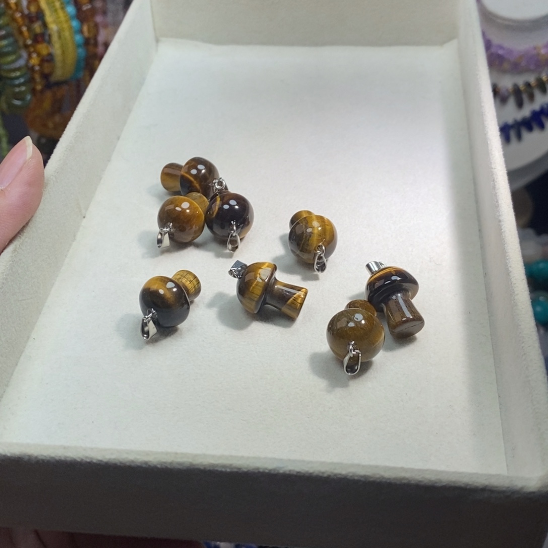 未镶嵌，3个虎眼蘑菇吊坠15×19mm，石英质玉