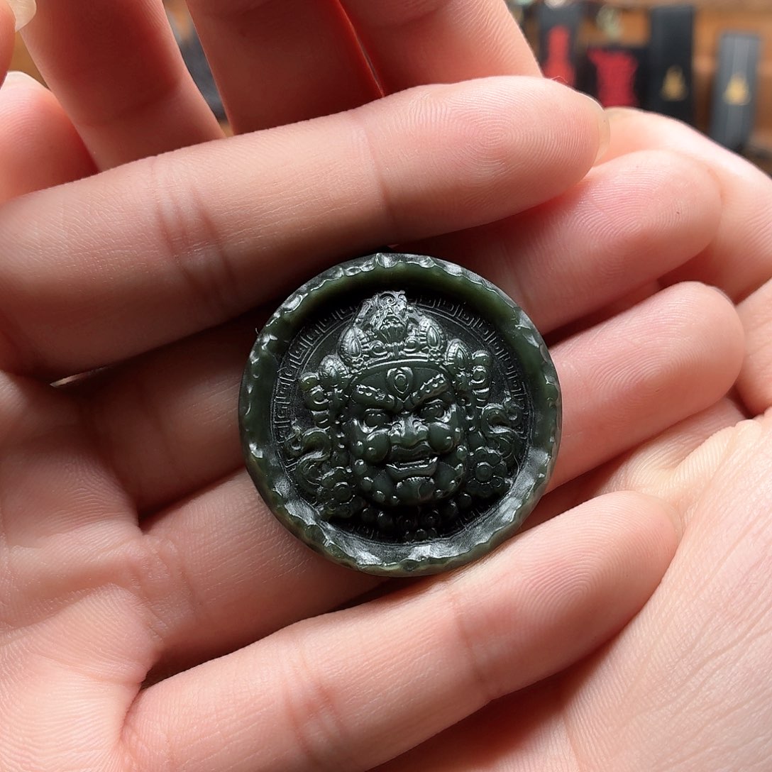 白***爷和田玉未镶嵌颈饰