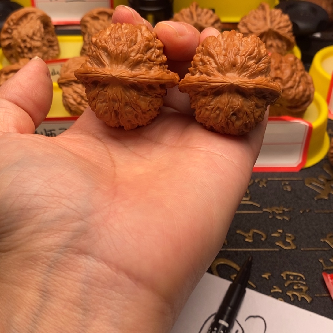 爱****吊坠文玩核桃血麒麟