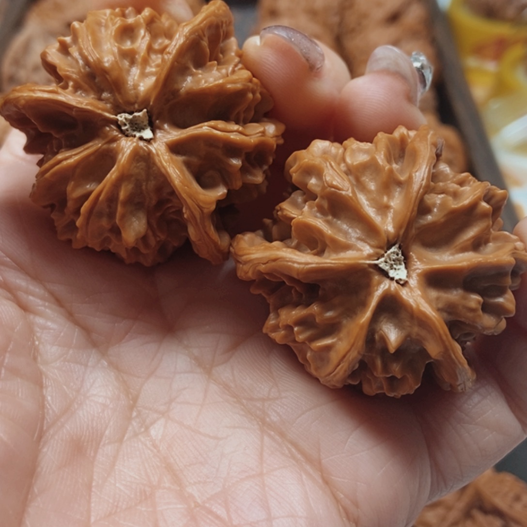 文玩核桃吊坠盘山