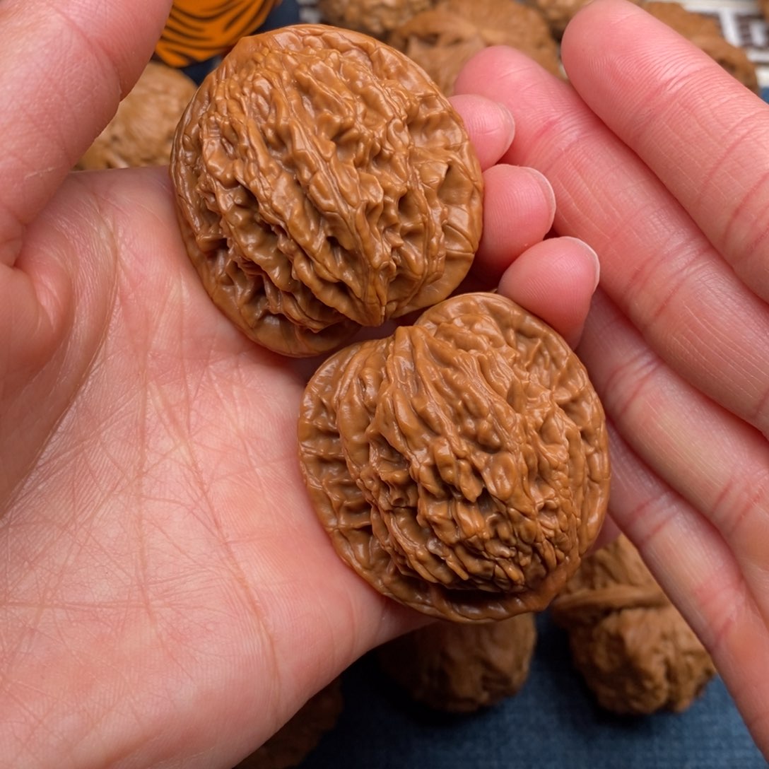 文玩核桃把件42虎头