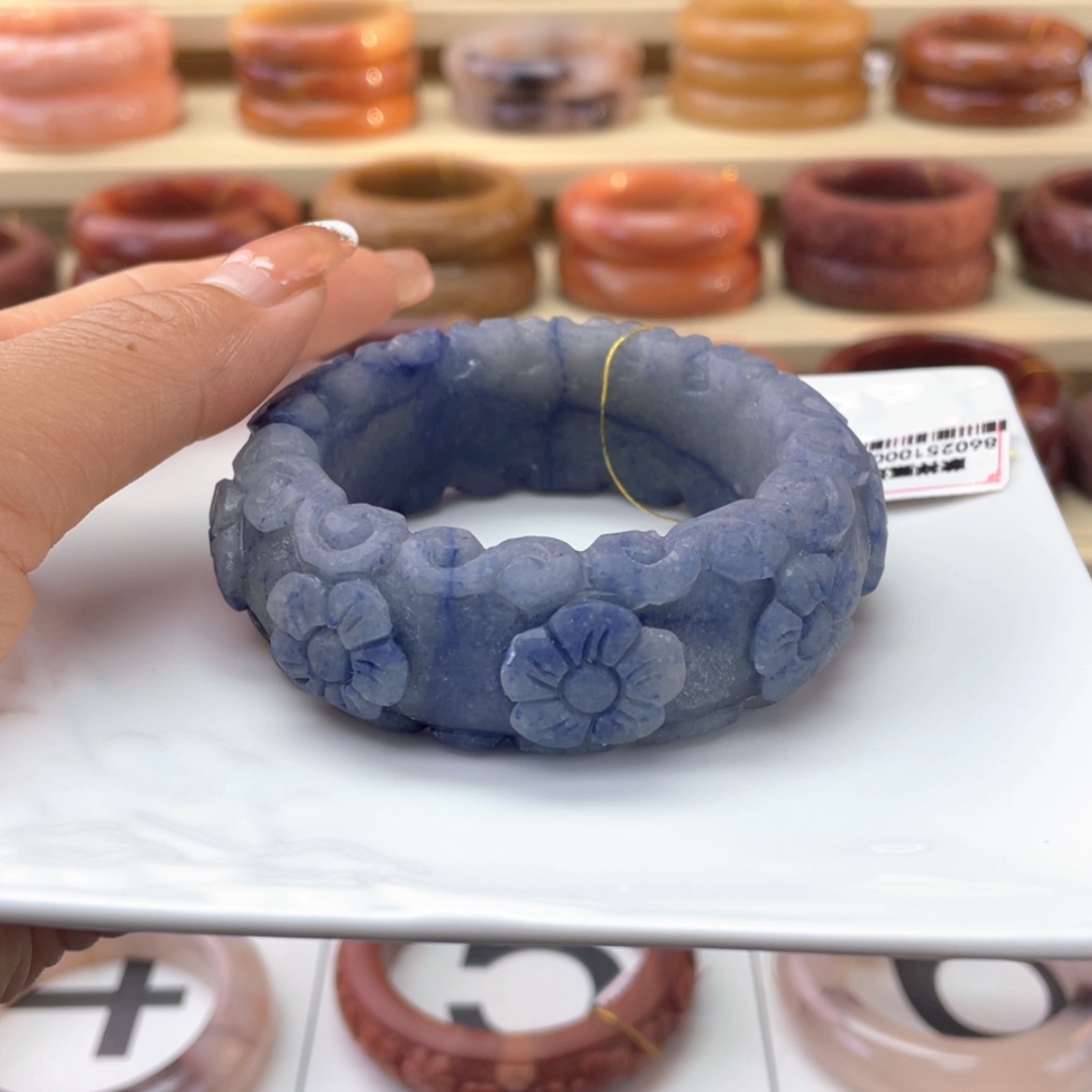 【闪购商品】石英质玉手镯未镶嵌大****?