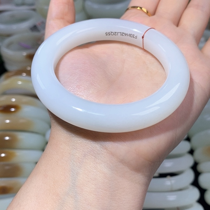 和田玉手镯未镶嵌羊脂白镯55