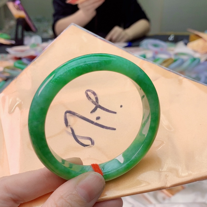 翡翠未镶嵌手镯翡翠手镯