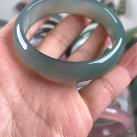 玛瑙/玉髓手镯未镶嵌