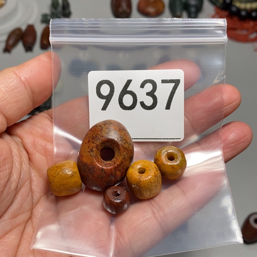 颈饰未镶嵌透闪石质玉之****g