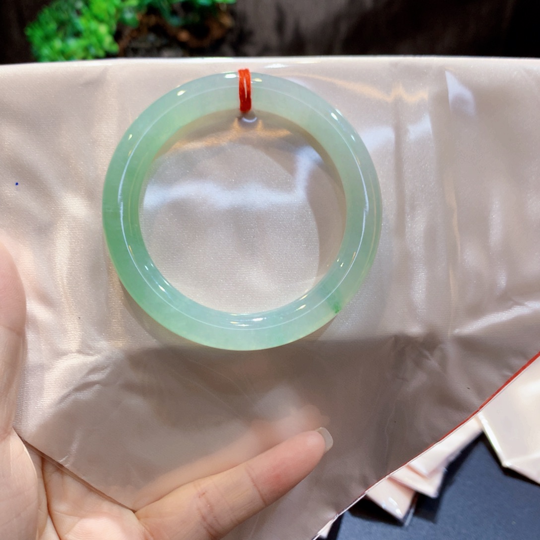 翡翠未镶嵌手镯翡翠手镯