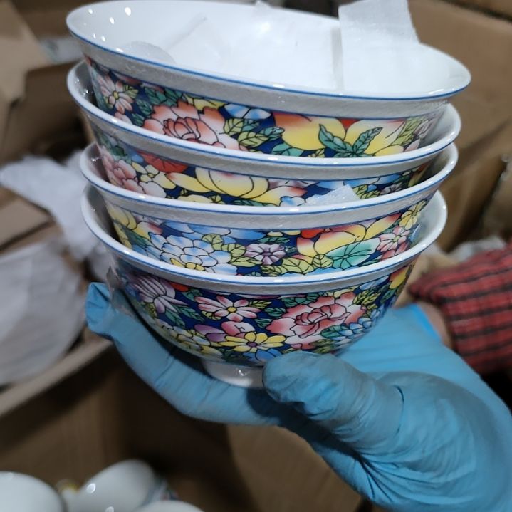 摆件盘子碗茶壶啥都有