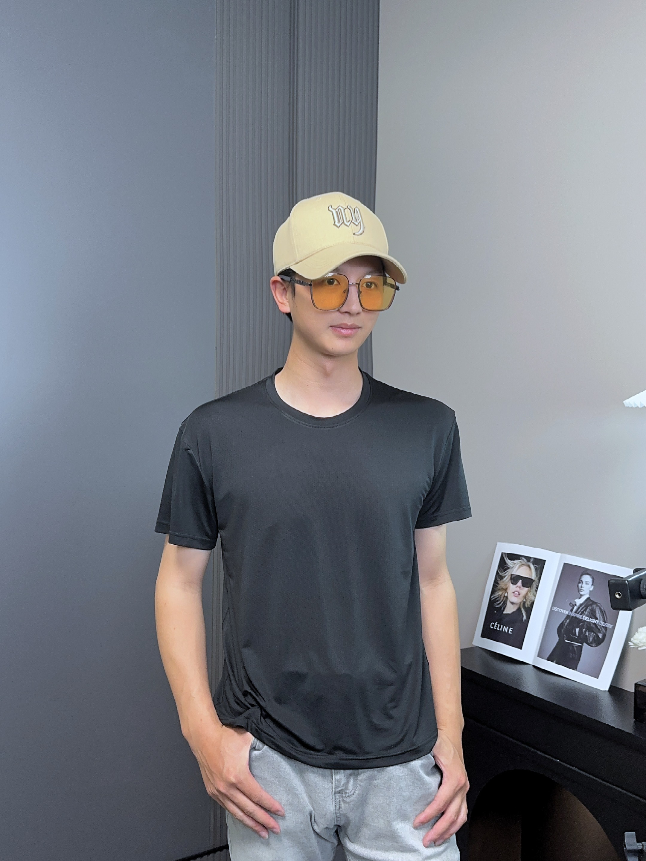 高端男装高级洋气时尚简约透气夏款T恤