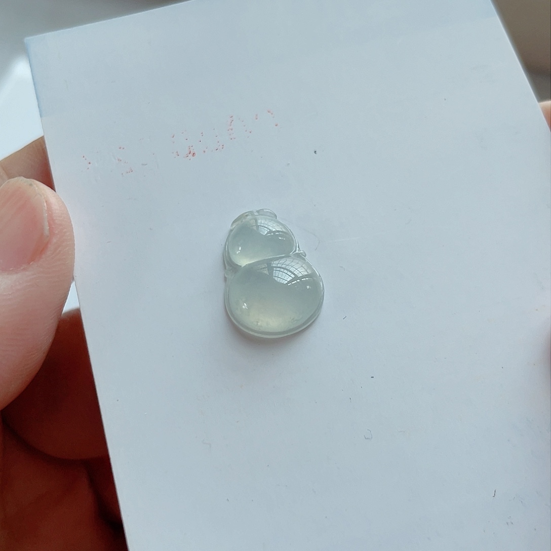 翡翠颈饰未镶嵌柠***?冰葫芦