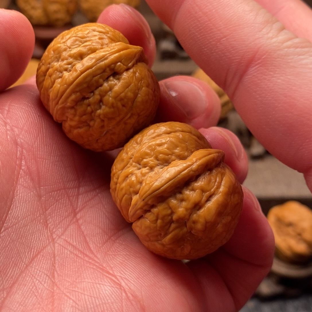 文玩核桃把件铁核桃