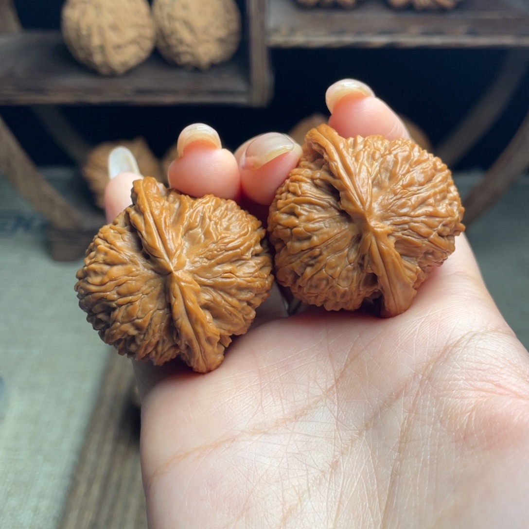 所***以文玩核桃吊坠闷白40