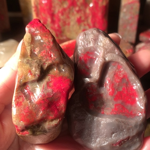 昌化石清**静昌化鸡血石原石