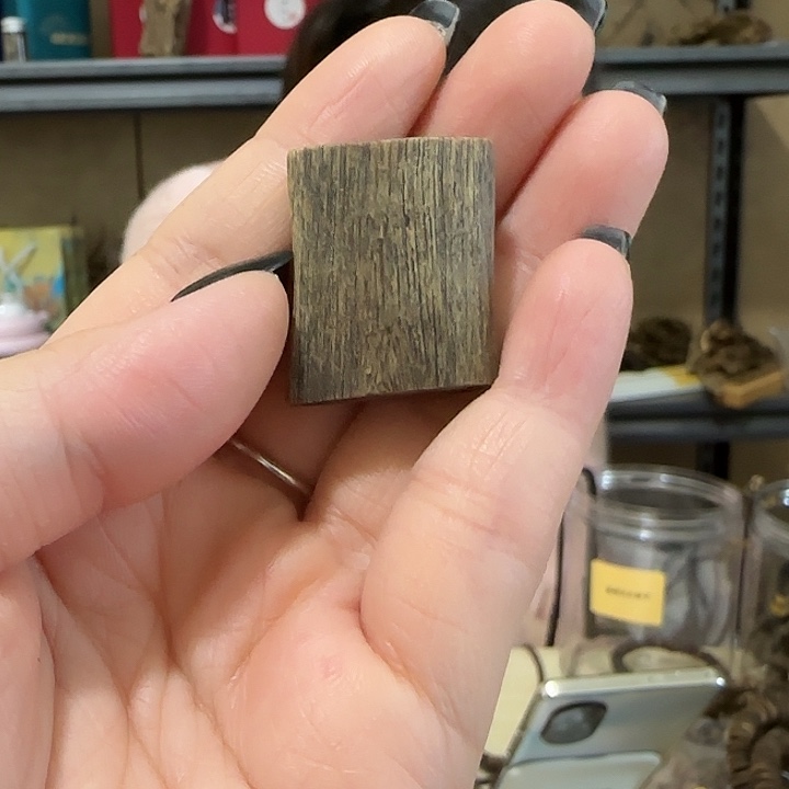 沉香吊坠31号棋楠沉水平安无事牌4克+