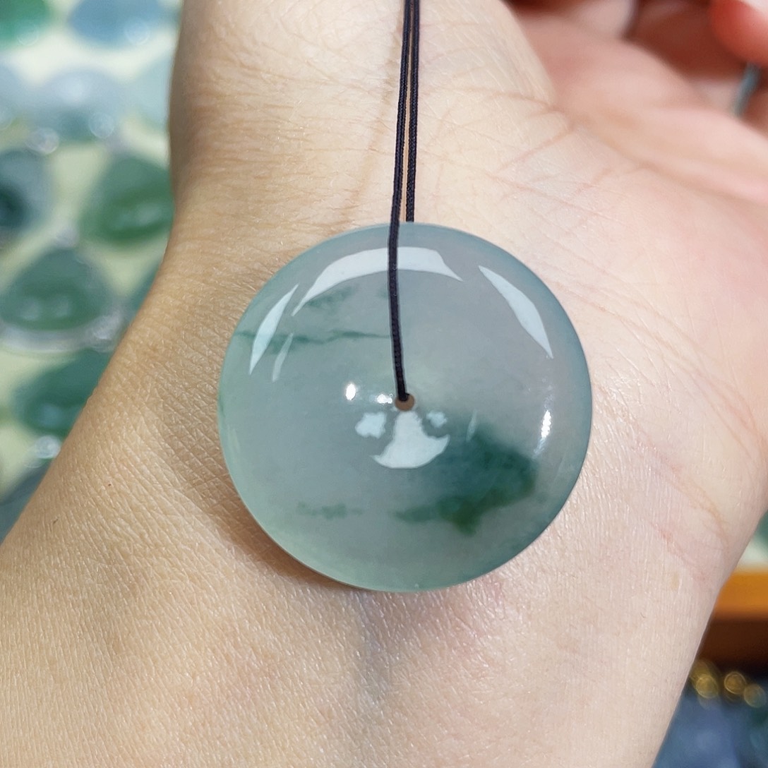 翡翠颈饰未镶嵌吊坠