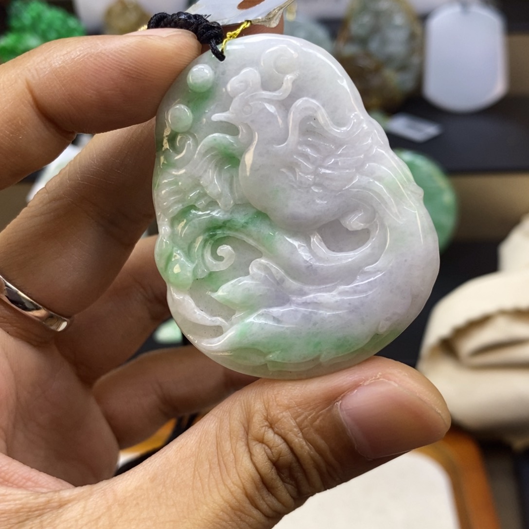 颈饰未镶嵌翡翠凤牌