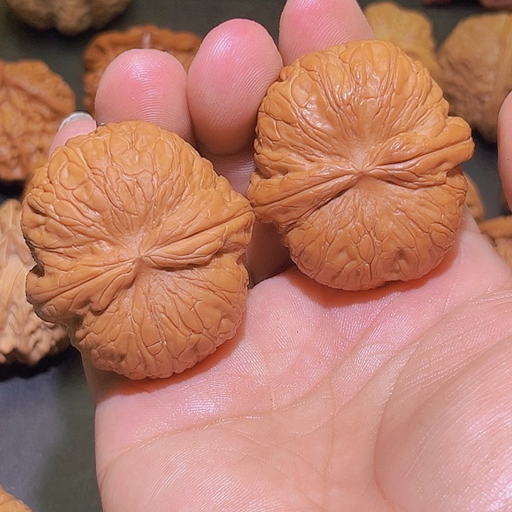 文玩核桃吊坠富***—元宝