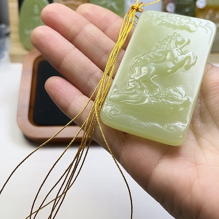 夕***昏非金属生肖属马绿的