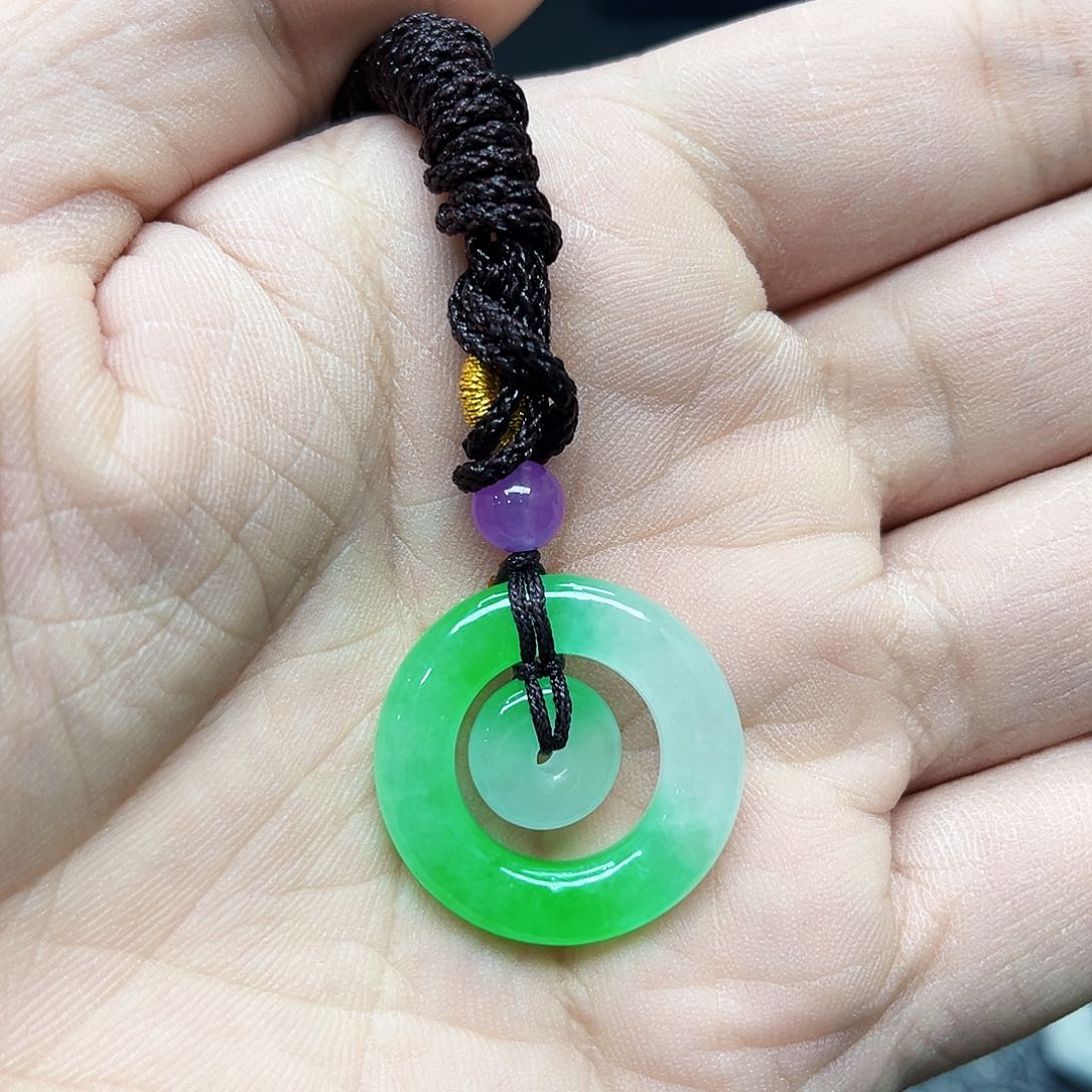 翡翠手镯未镶嵌多样性