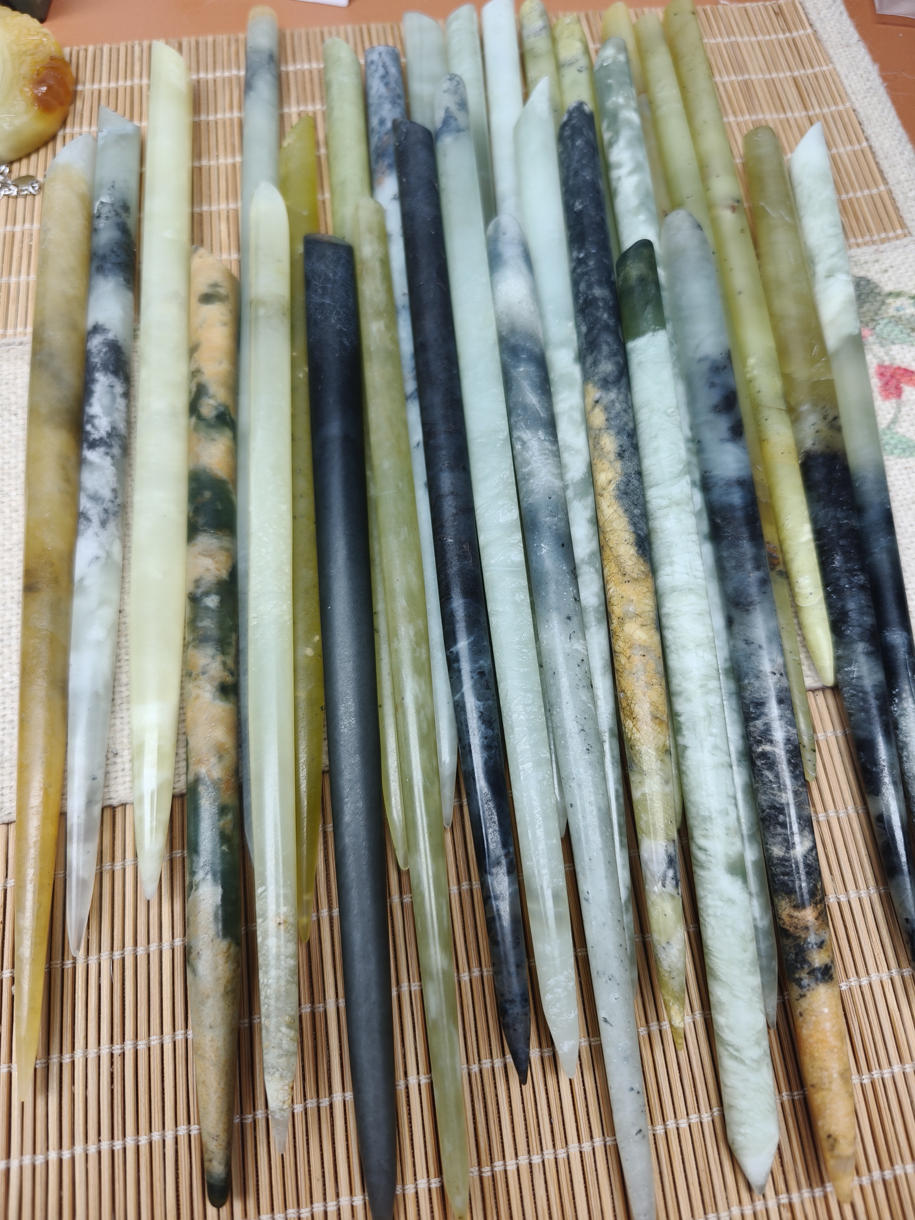岫玉发簪，多样性只发其一