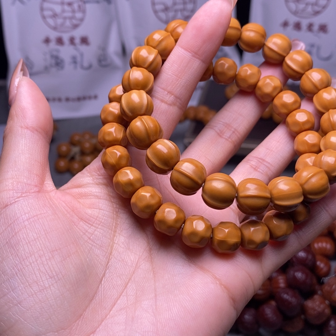 文玩核桃手串小鲨鱼小奶酪