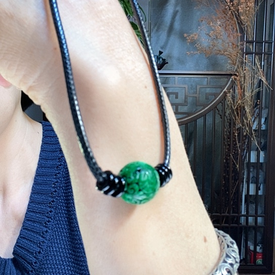 翡翠未镶嵌颈饰W try o ippp poto