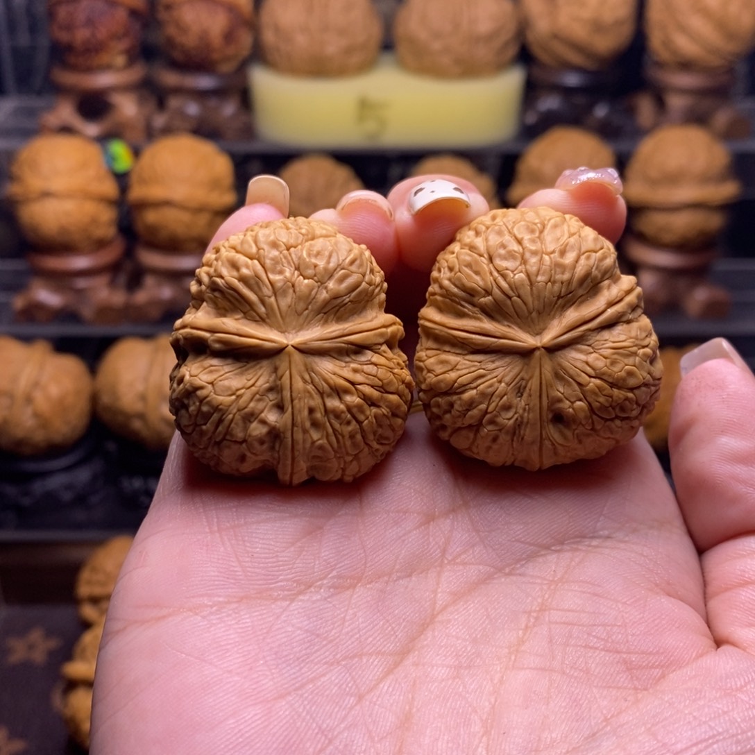 B***r把件文玩核桃Z80峭壁三棱35尺