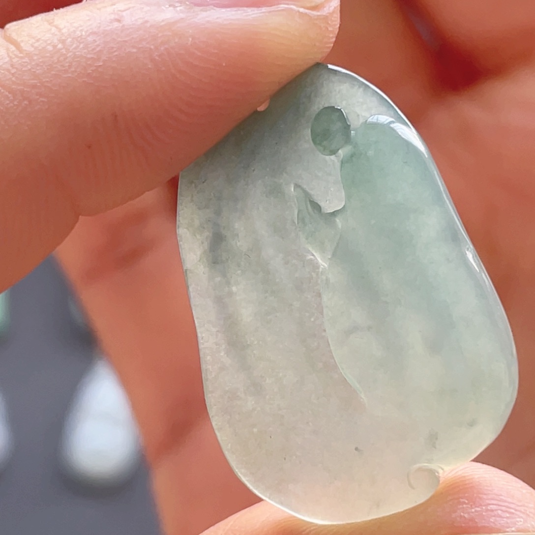 翡翠颈饰未镶嵌悟道