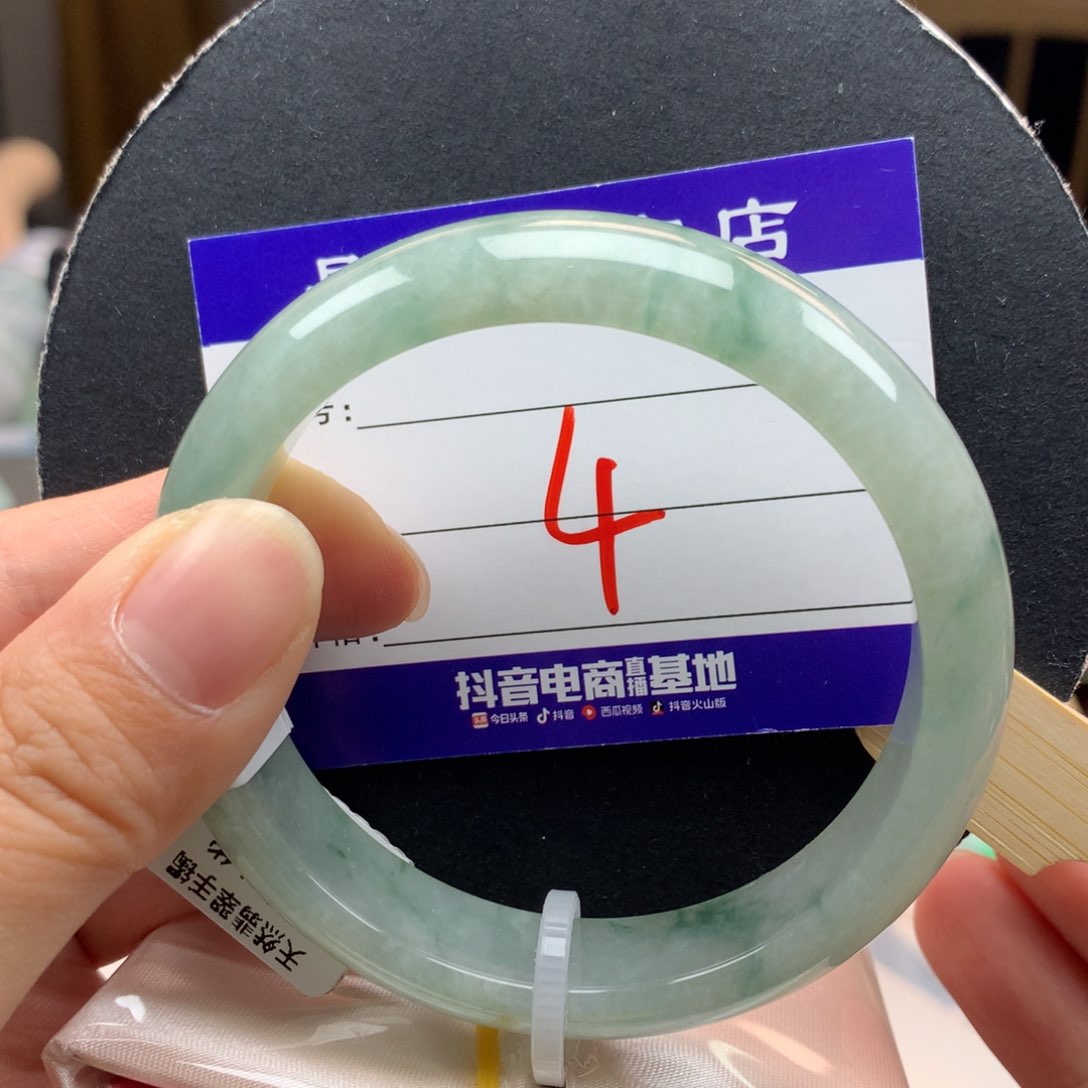 未镶嵌手镯翡翠天然翡翠手镯