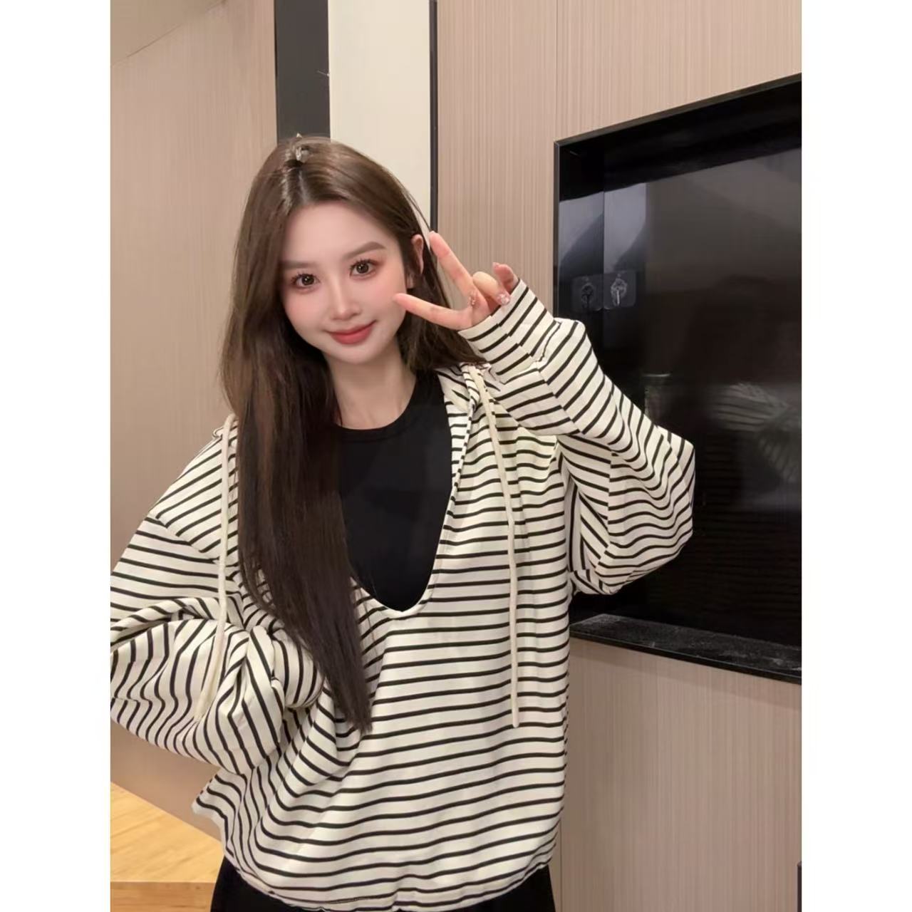 2025早秋女款百搭慵懒宽松假两件连帽条纹卫衣