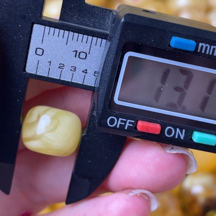 未镶嵌琥珀裸石蜜蜡657