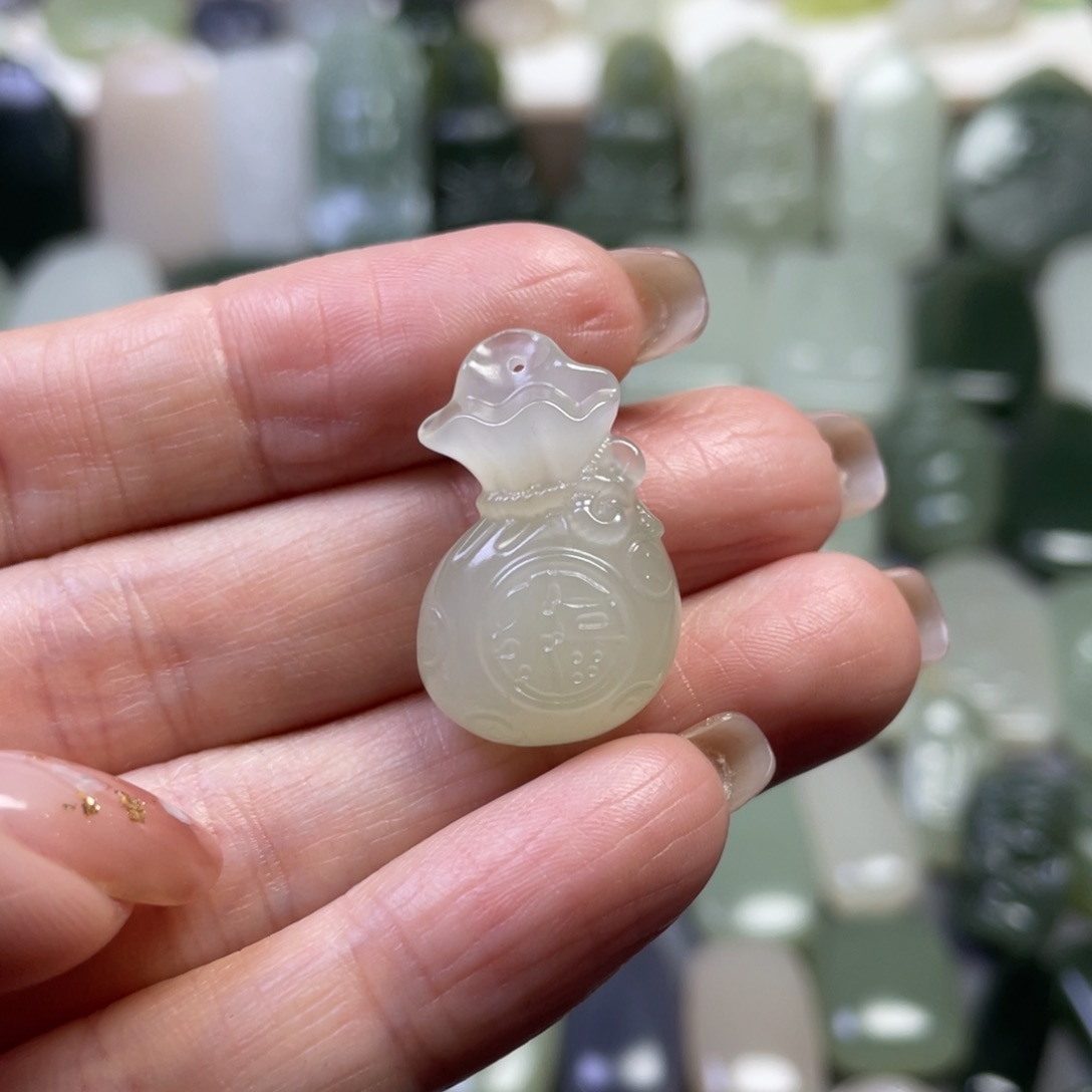 和田玉颈饰未镶嵌