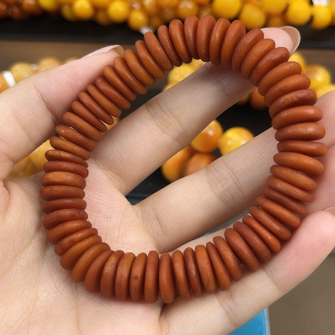 未镶嵌颈饰琥珀蜜蜡