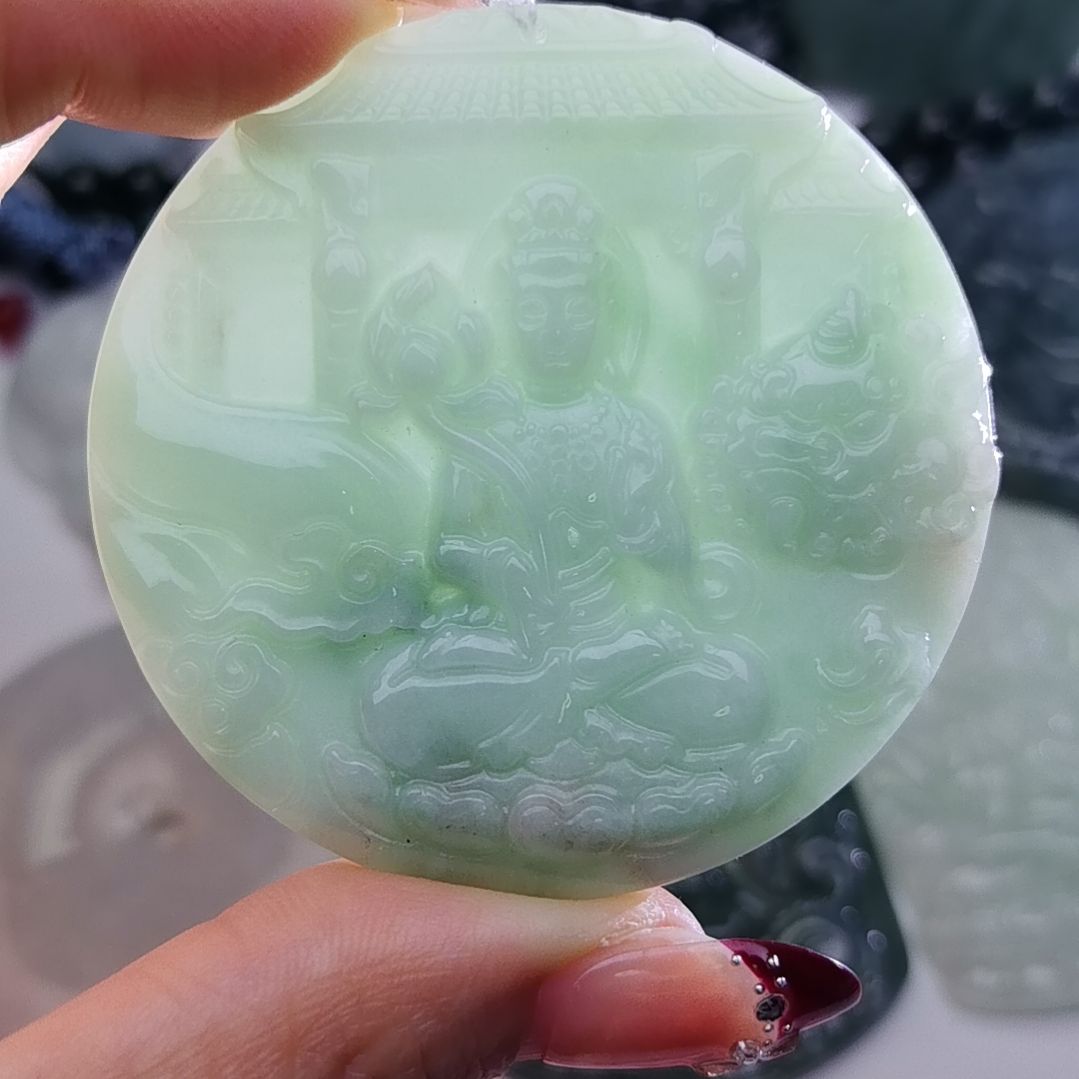 翡翠颈饰未镶嵌天然的A货翡翠多样性发货