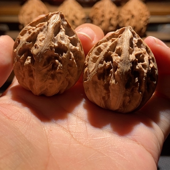 文玩核桃吊坠楸玥核15