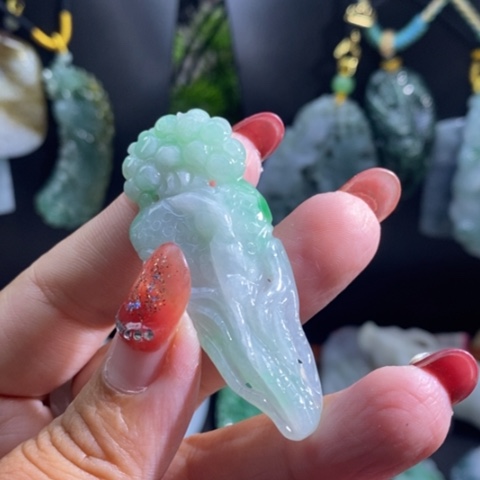 【闪购商品】颈饰未镶嵌翡翠人参