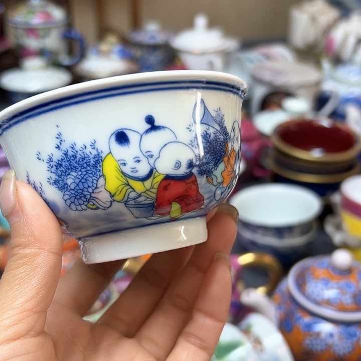 在干嘛，不：．．＇他