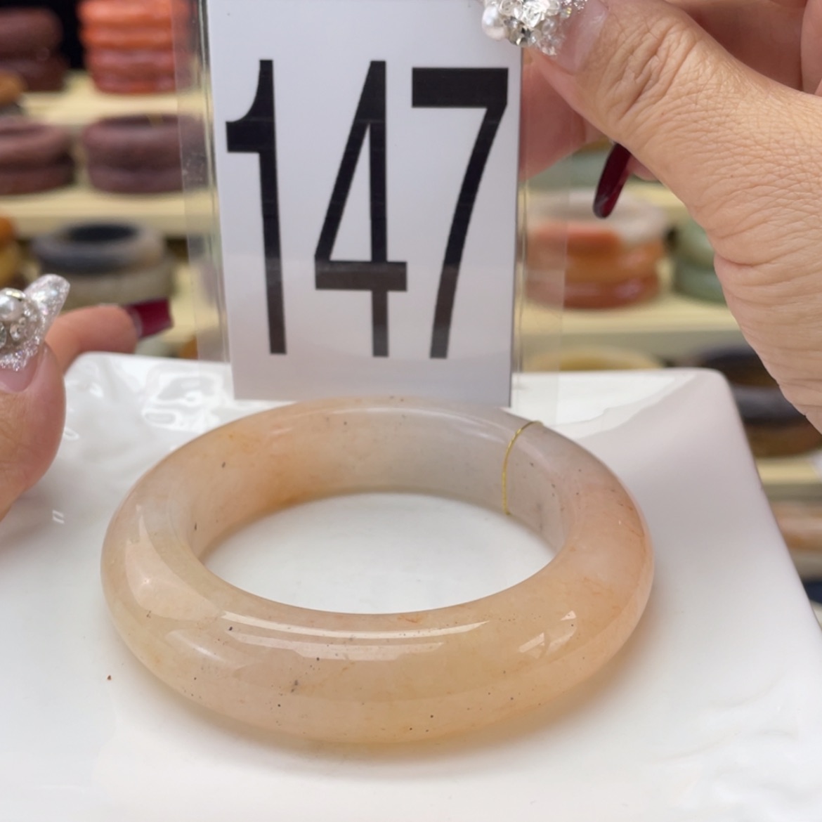 【闪购商品】石英质玉手镯未镶嵌