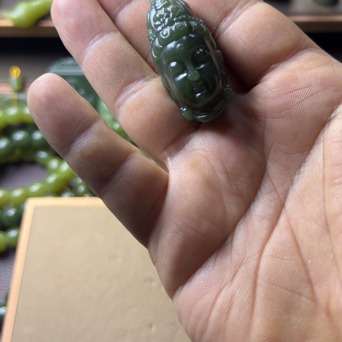 岫岩老玉（透闪石质玉）挂件未镶嵌坎**生
