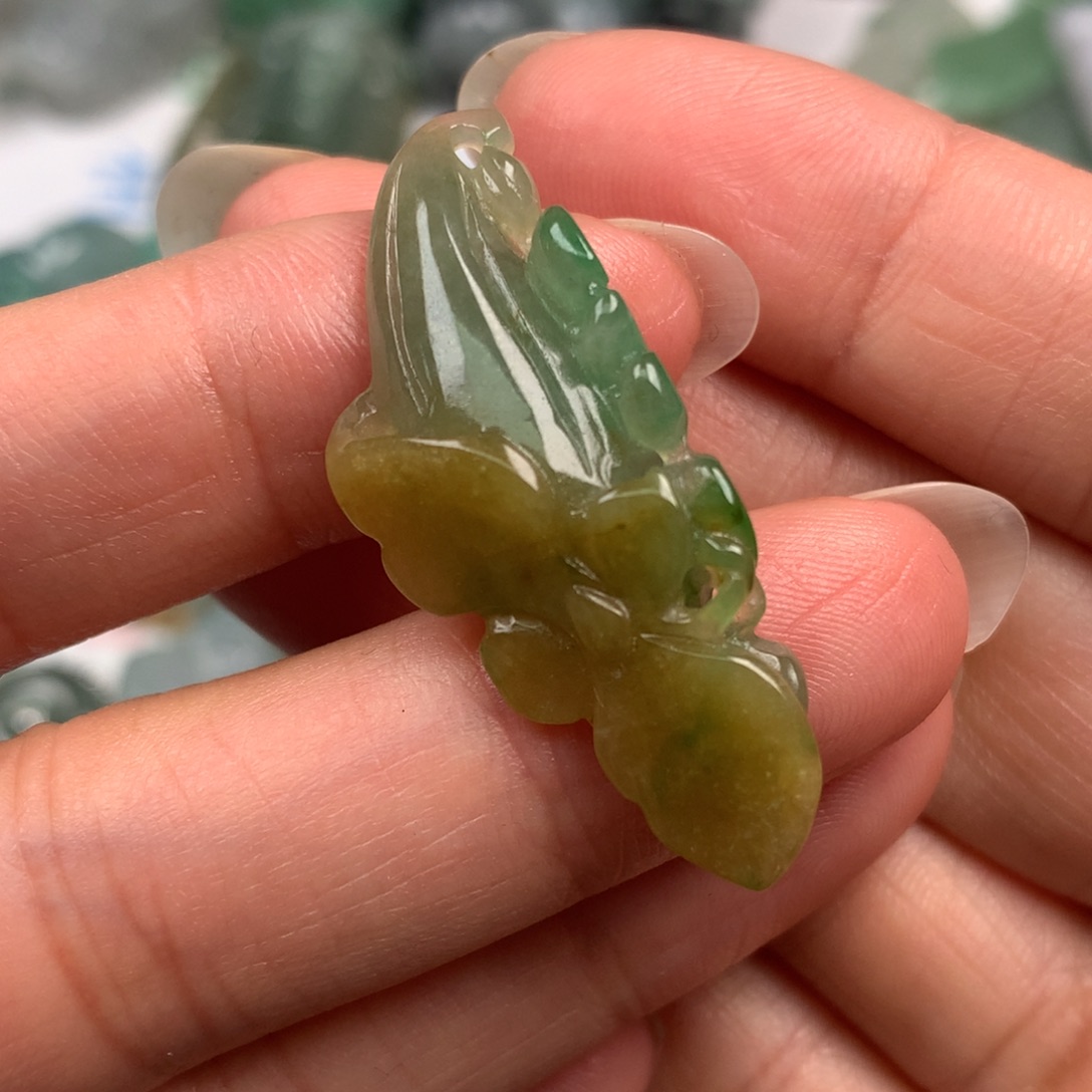 翡翠未镶嵌颈饰翡翠