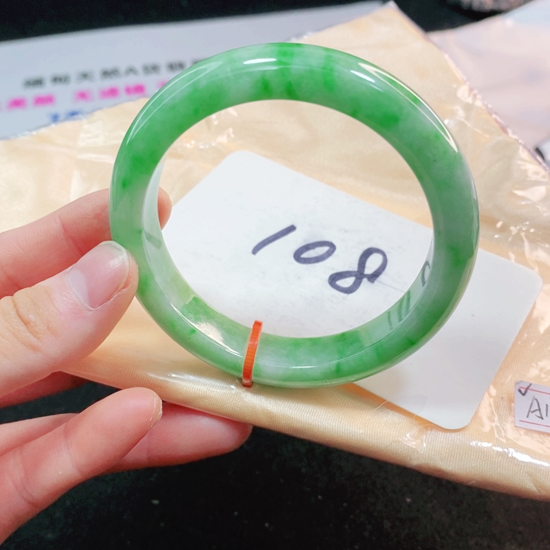 翡翠手镯未镶嵌545554555455