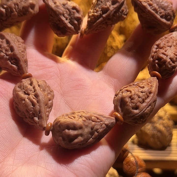 不***看文玩核桃吊坠麒麟角8个