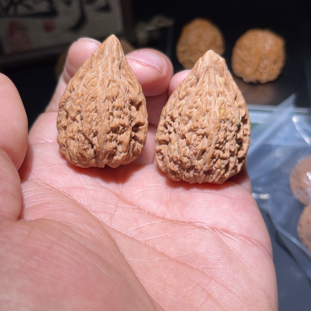 文玩核桃把件32塔尖