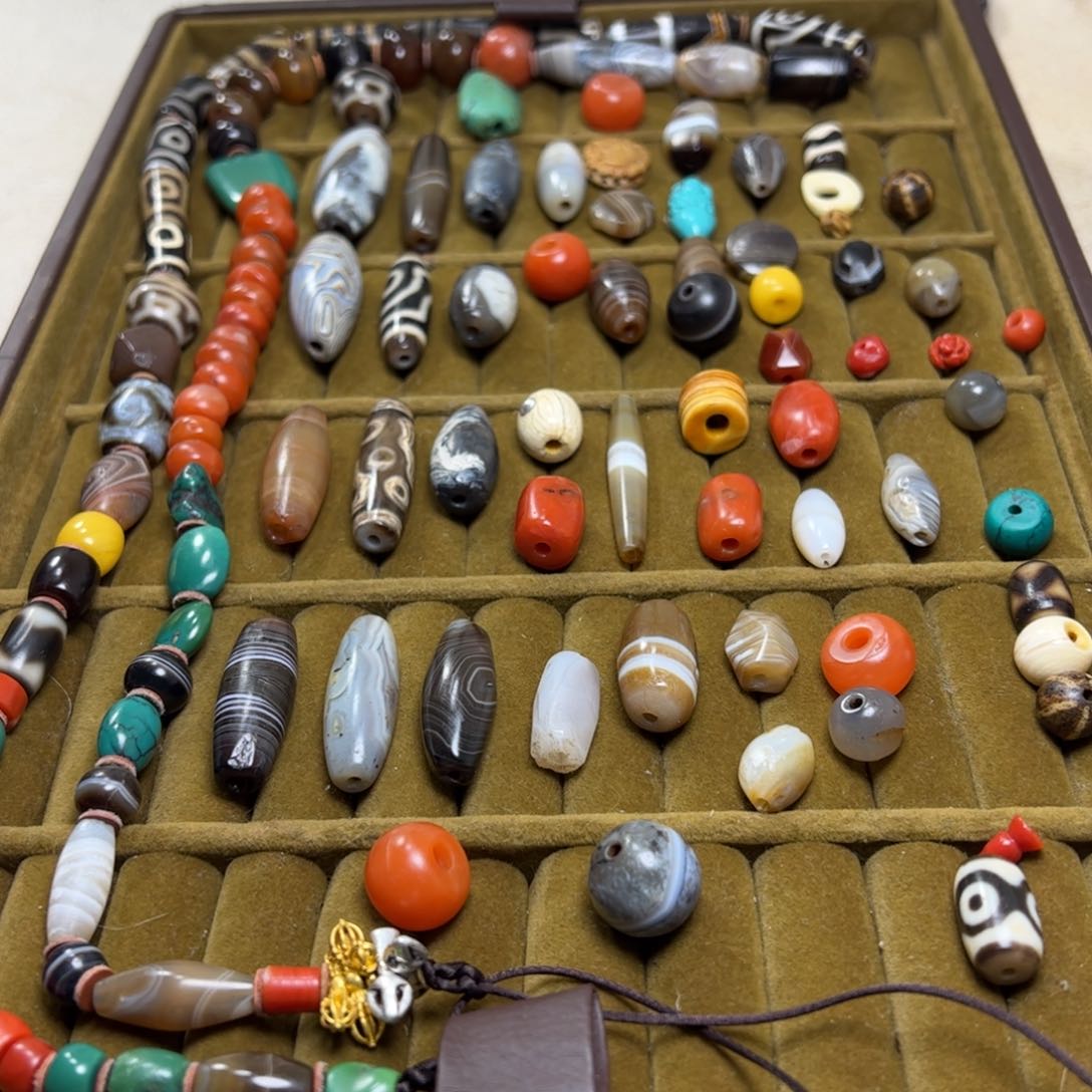 南红玛瑙颈饰合金