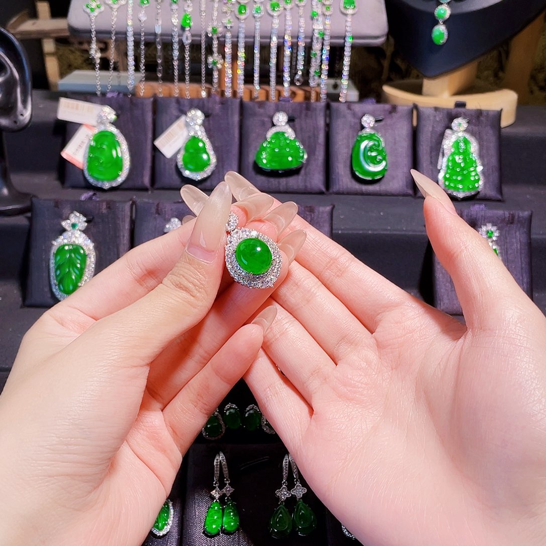 暴***姐翡翠银S925镶嵌颈饰蛋面