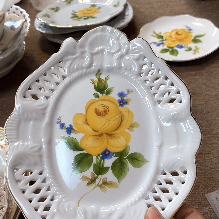 凡间陶瓷有限公司