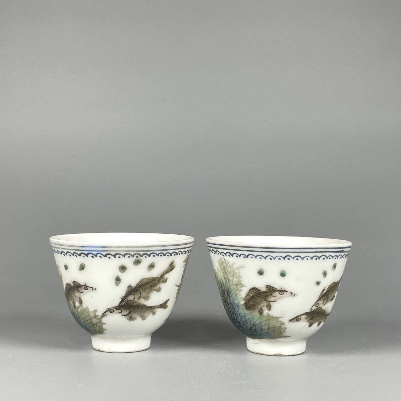 022051608 近现代粉彩鱼藻纹杯一对 wqll 云南省文物总店