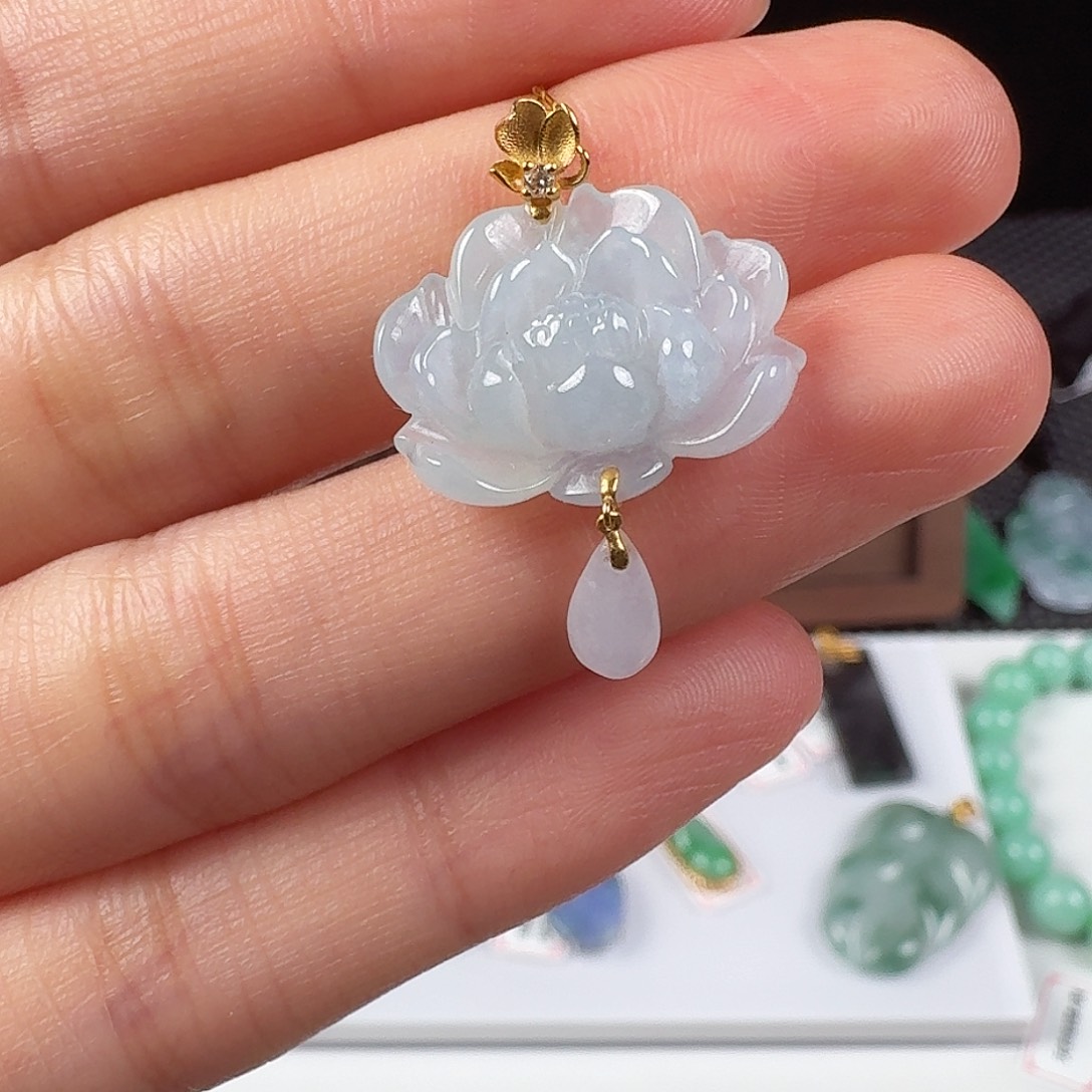 翡翠18K金镶嵌颈饰