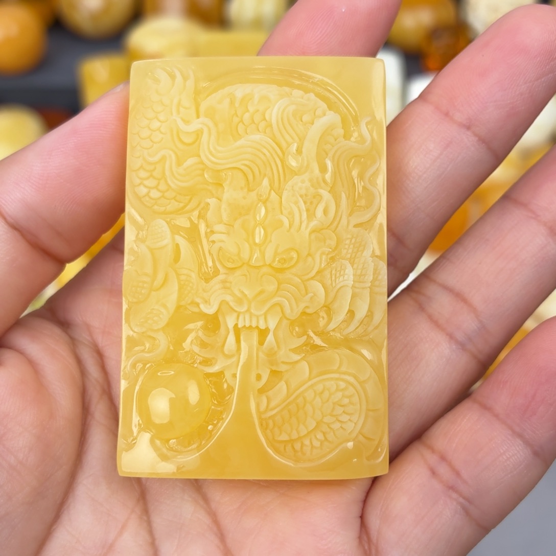 蜜蜡未镶嵌吊坠(不含链)龙牌