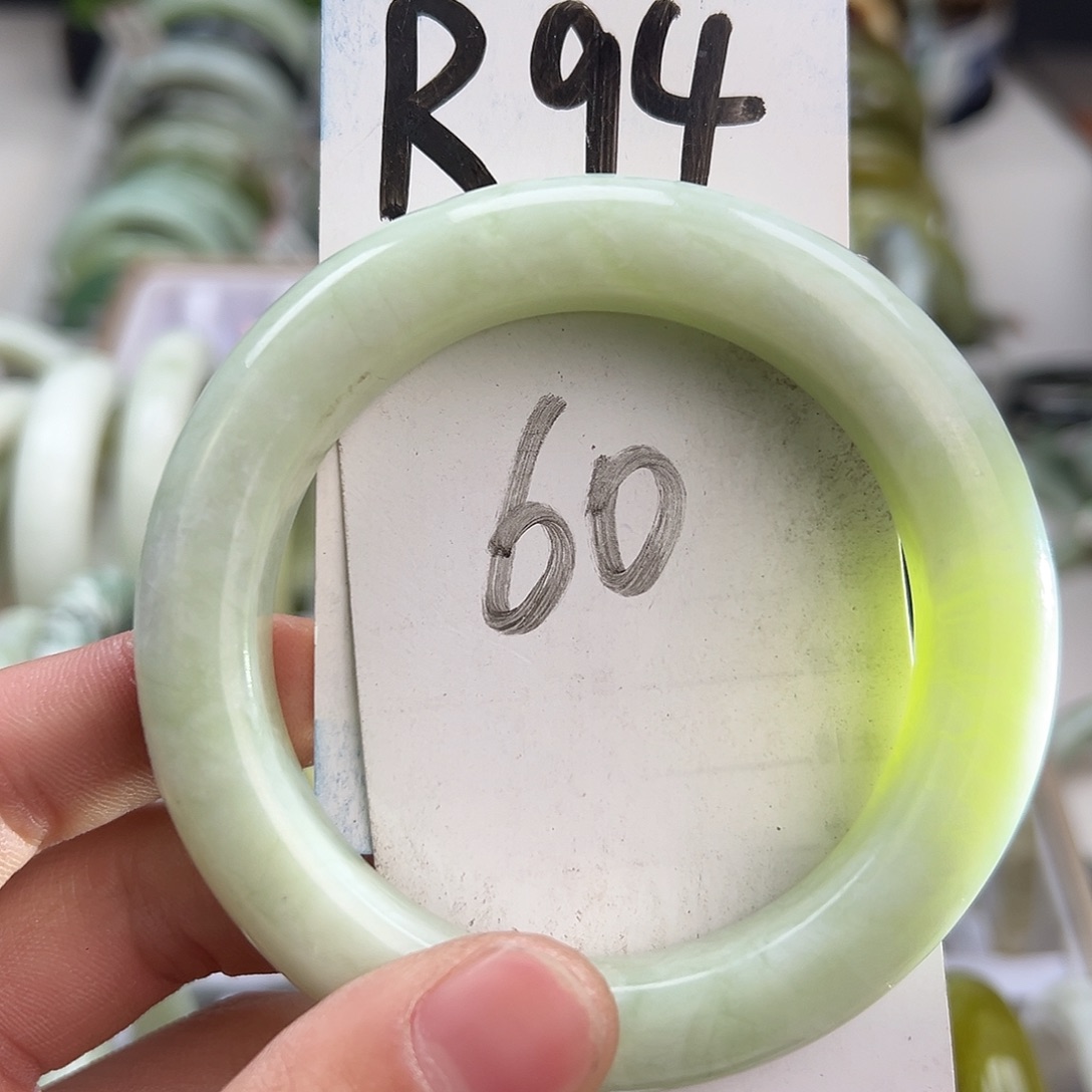 岫玉手镯未镶嵌天然岫玉